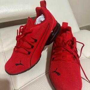 Red puma men sneaker